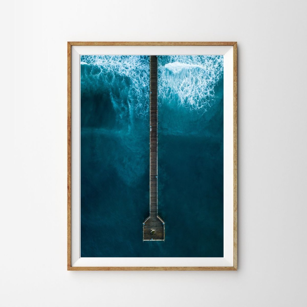 画像1: 深い青の海と桟橋の風景 ポスター (1)